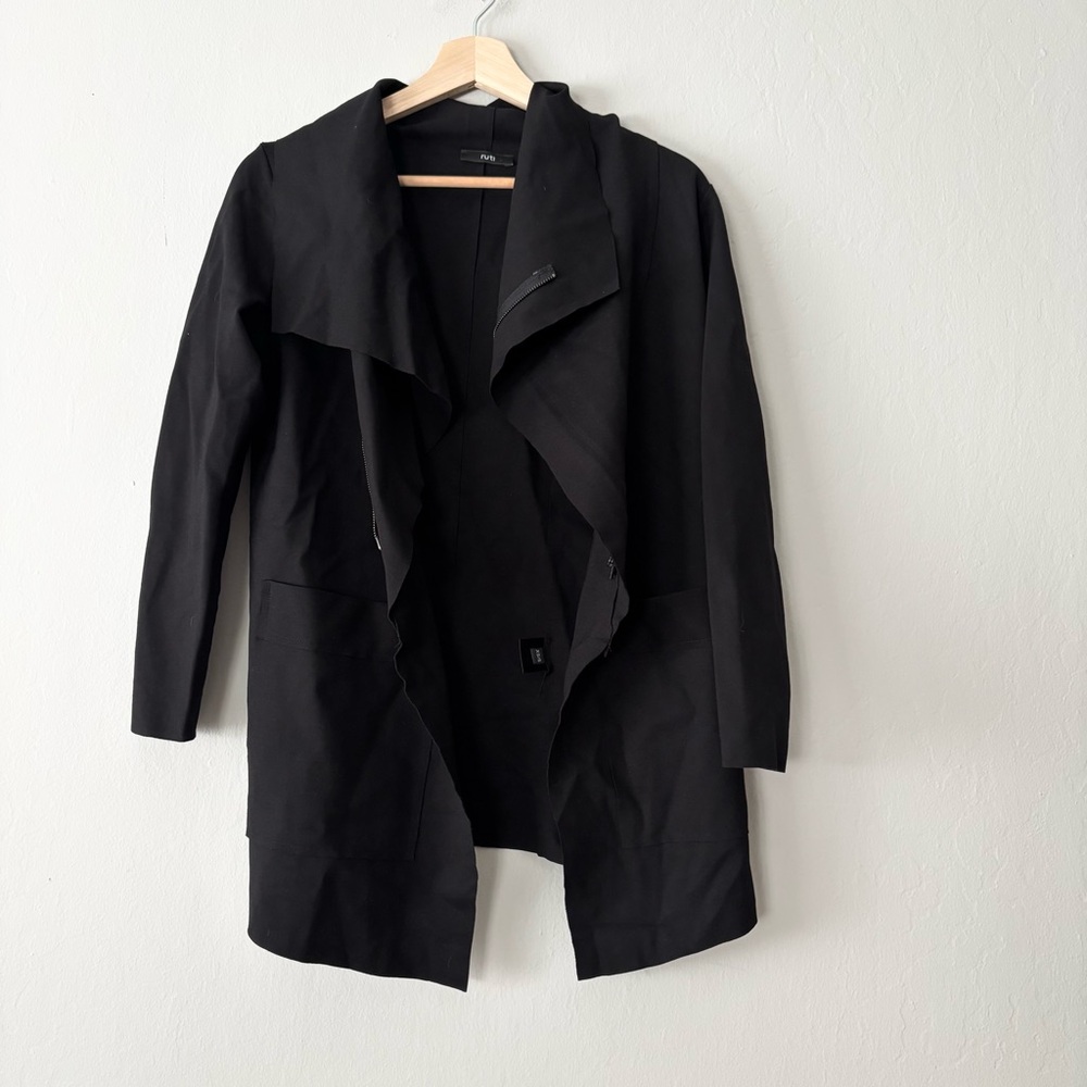 RUTI The Foundation Jacket in Black